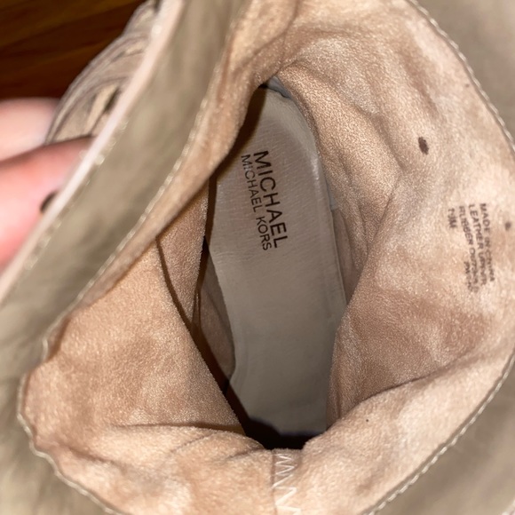 Suede Fringe booties with Gold hardware - Picture 9 of 11